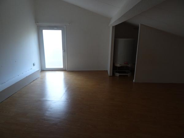 Rez de jardin
                                                                                                                                                                                                                                                                                                                        2 pièce(s)                                                                                                                                                                                                          1 chambre(s)                                                                                                                                                                                                          34  m²