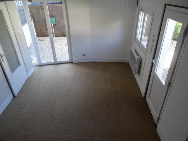 Rez de jardin
                                                                                                                                                                                                                                                                                                                        2 pièce(s)                                                                                                                                                                                                          1 chambre(s)                                                                                                                                                                                                          34  m²