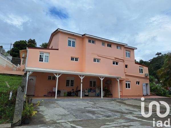House for sale 12 rooms 442 m² Le Lamentin