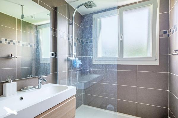 Appartement à vendre 260 000 € Oullins 3 p 69 m² DPE E