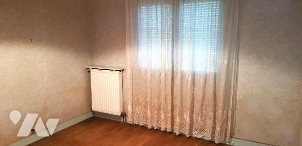 A VENDRE - A MENNETOU SUR CHER (41) - Une maison d'habitation édifiée sur sous-sol d'une surfac...