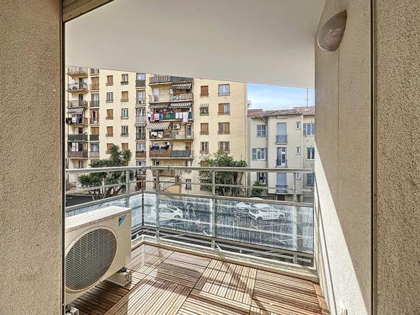 Dernier étage Studio de 22m² rue Marechal Lyautey