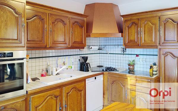 Maison à vendre    5 pièces •  Terrasson-Lavilledieu