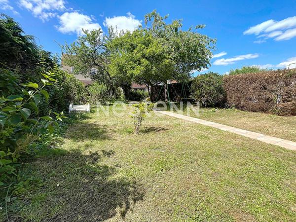 A vendre maison individuelle avec jardin à Saint Cyr L Ecole.