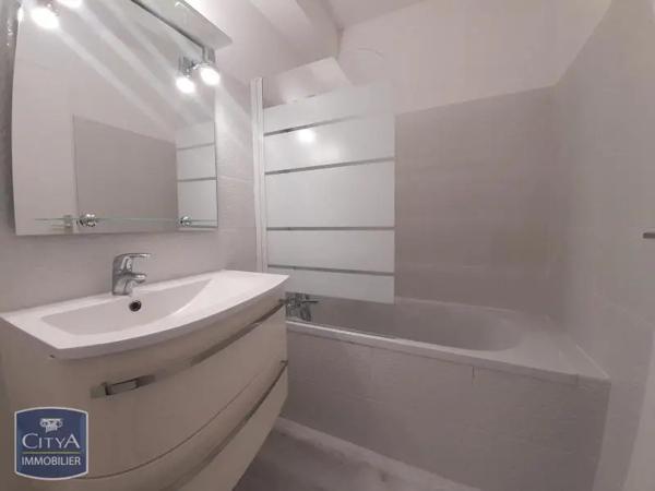 Appartement à louer 2 pièces 33.43m² Nîmes (30900)