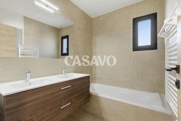 Vente Maison 10 pièces de 287m² - 13610 Le Puy-Sainte-Réparade