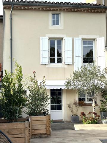 Maison de ville T5 centre