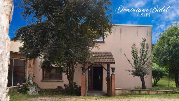 Grande maison de 333 M2- HANGARS 1240 M2