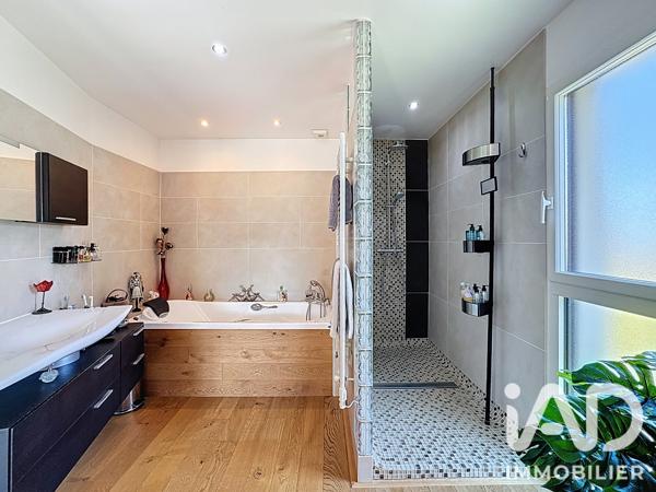 Maison à vendre 8 pièces 346 m² Franqueville-Saint-Pierre
