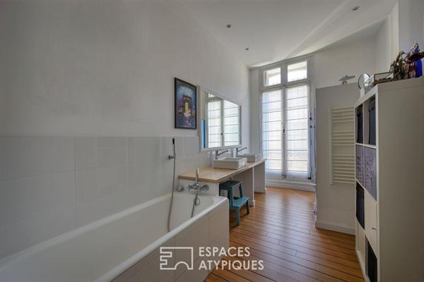 Maison de ville conviviale, extérieur et bassin quartier Carnot