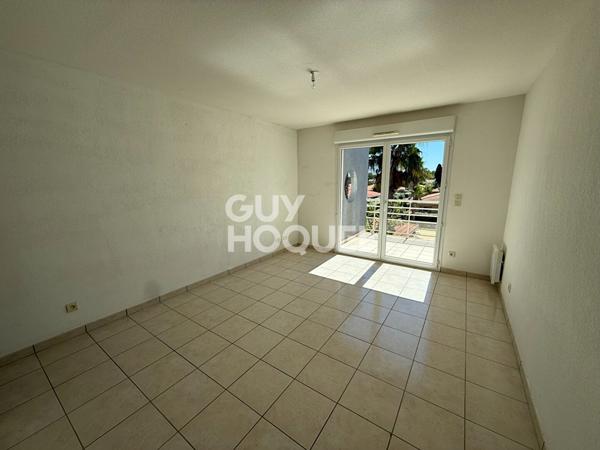 BAHO Charmant F2 avec Terrasse, parking et Vue Piscine !