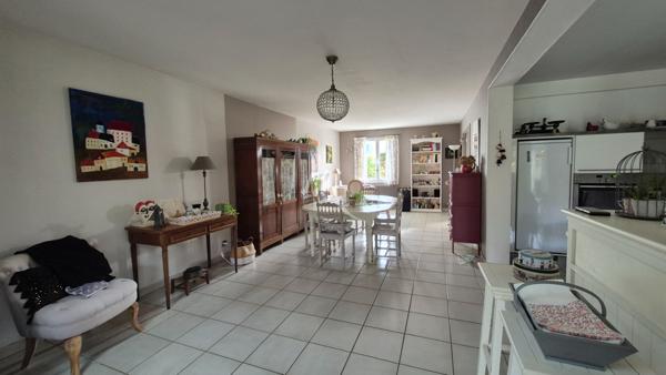 Enfin une maison avec six chambres à Saintes!