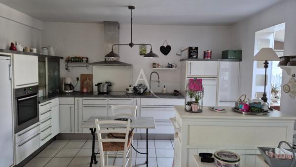 Enfin une maison avec six chambres à Saintes!