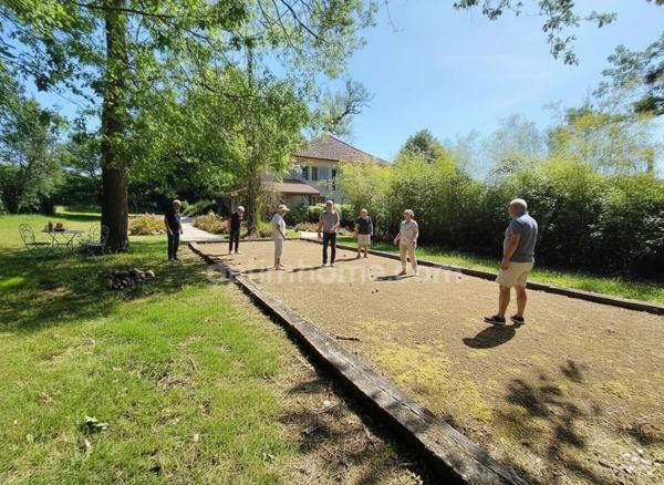 🌟 Domaine d'Exception à Aire-sur-l’Adour : Un Écrin de Nature en Plein Cœur de Ville