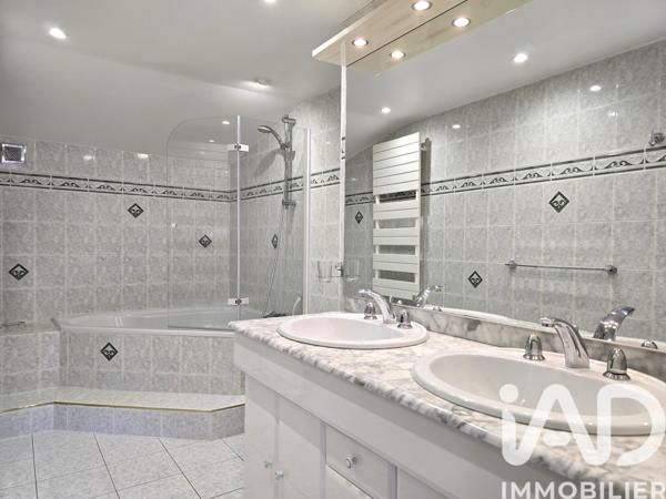 Maison à vendre 12 pièces 382 m² Genté