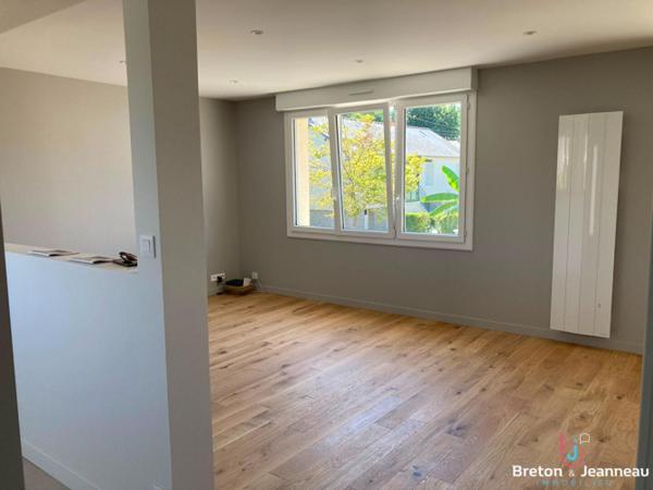 Maison rénovée à Laval