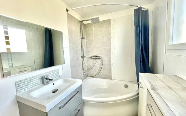 Maison à vendre    4 pièces • 77 m2 Mérignac