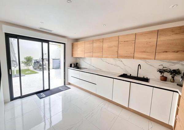 MONTPELLIER - Sabines - superbe villa d'architecte 5 pièces avec piscine (34)