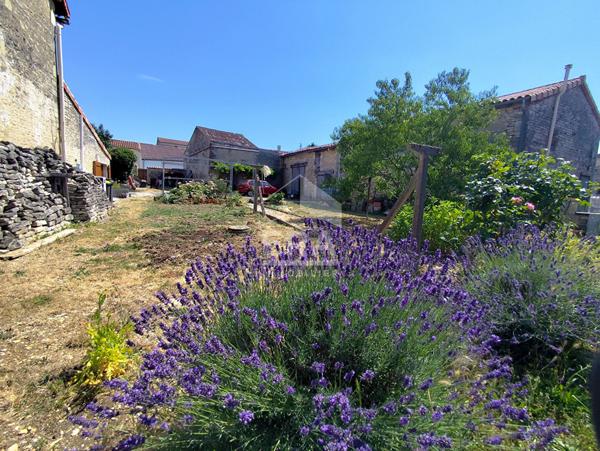 Maison familiale 249m² proche RUFFEC