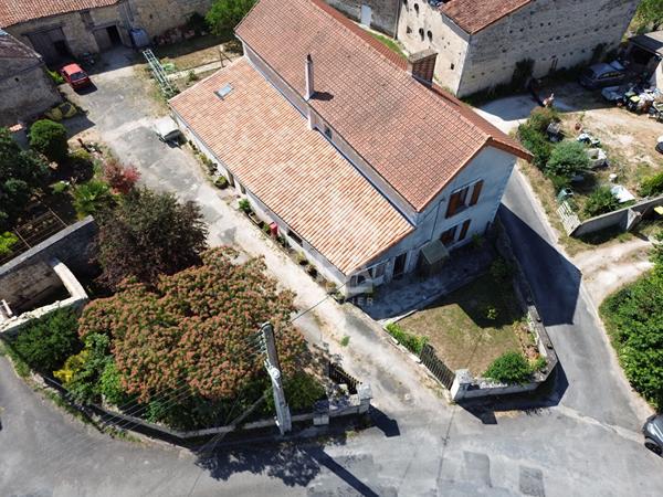 Maison familiale 249m² proche RUFFEC