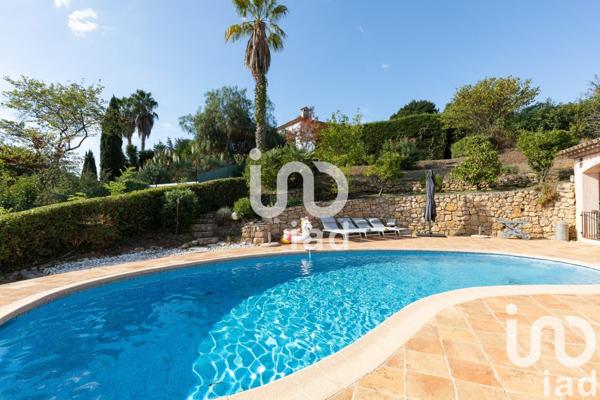 Maison 7 pièces de 225 m² à Antibes (06600)