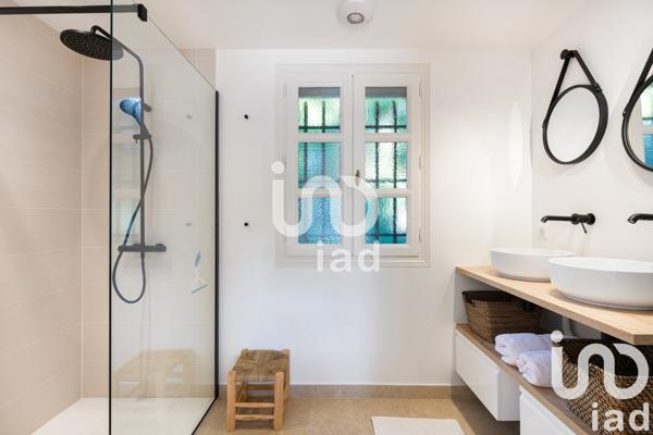 Maison 7 pièces de 225 m² à Antibes (06600)