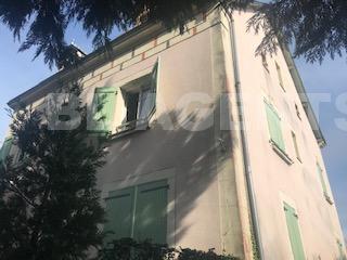 Maison de caractère T6 avec jardin arboré de 1200 m2 proche de la Chartre sur le Loir