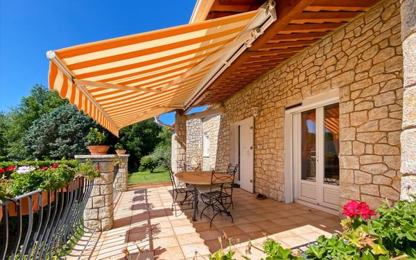 Maison à vendre    3 pièces •  Villeneuve