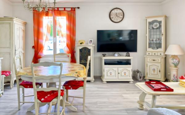 Maison à vendre    3 pièces •  Villeneuve