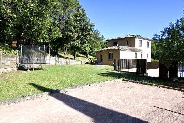 Superbe villa sur montlegun avec piscine
