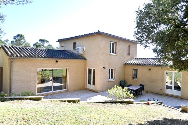 Superbe villa sur montlegun avec piscine