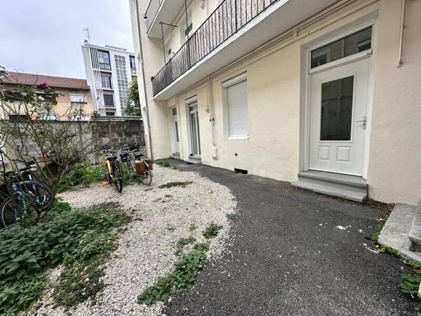 Appartement 2 pièces                                        - 38000 Grenoble Réf : 5215
