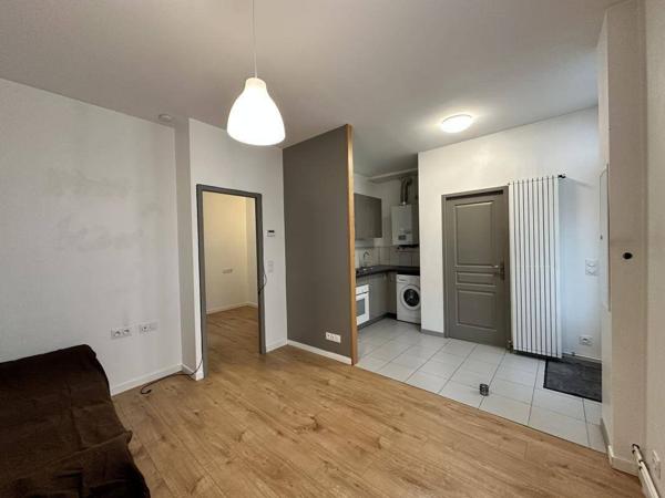 Appartement 2 pièces                                        - 38000 Grenoble Réf : 5215