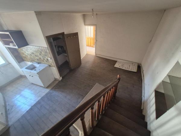Appartement dans un Immeuble de maître – Centre-ville de Vals-les-Bains – 50 000 € SEULEMENT !