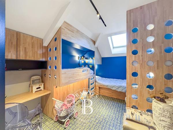 Chambéry, Maison de ville 4 Chambres -  322 m² à vendre