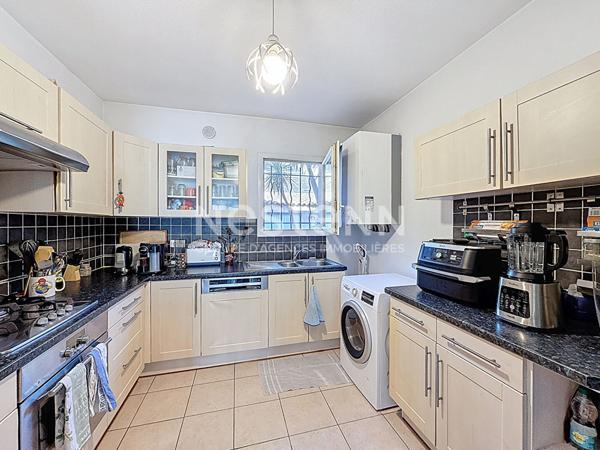 À vendre en Exclusivité Maison 4 pièces de 91 m² à Grasse, quartier Saint-Jacques