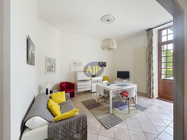 Appartement à louer Rochefort : 2 pièces, 46m² avec 1 chambre(s) à 830€ - AJP Immobilier Rochefort