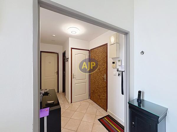Appartement à louer Rochefort : 2 pièces, 46m² avec 1 chambre(s) à 830€ - AJP Immobilier Rochefort