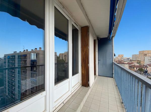 VILLEURBANNE - T3 67 m2 - BALCON - GARAGE - STATIONNEMENT - CAVE
