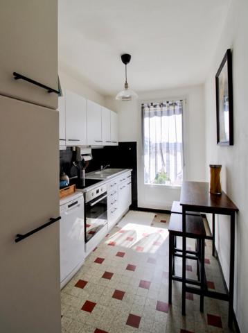VILLEURBANNE - T3 67 m2 - BALCON - GARAGE - STATIONNEMENT - CAVE