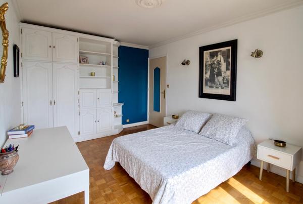VILLEURBANNE - T3 67 m2 - BALCON - GARAGE - STATIONNEMENT - CAVE