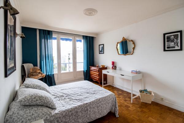 VILLEURBANNE - T3 67 m2 - BALCON - GARAGE - STATIONNEMENT - CAVE