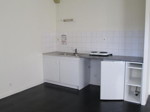 Appartement à louer Cholet : 1 pièces, 25m² avec 0 chambre(s) à 376€ - AJP Immobilier Cholet