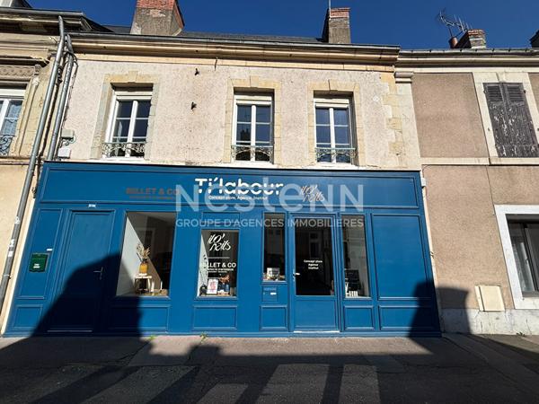 En centre ville de LA FLECHE - Local commercial La Flèche 85 m2