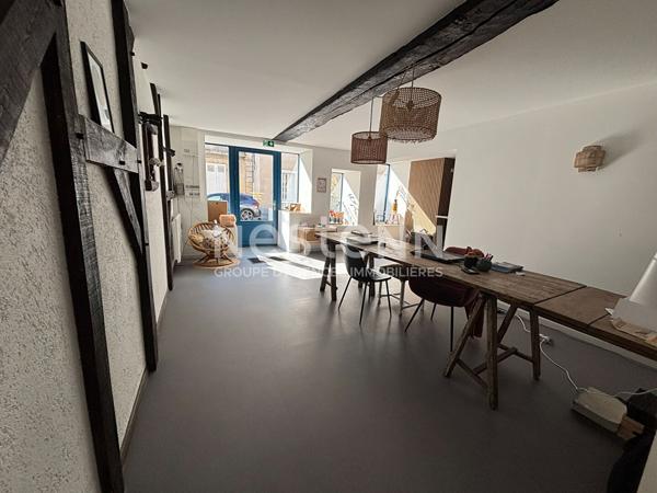 En centre ville de LA FLECHE - Local commercial La Flèche 85 m2
