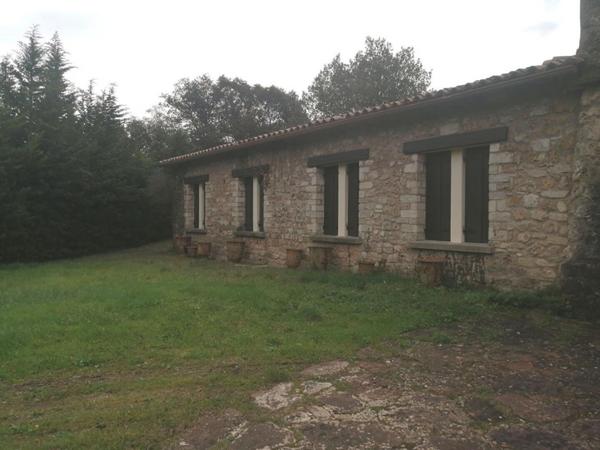 Belle maison de caractère grd jardin dépendance