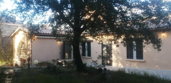 Belle maison de caractère grd jardin dépendance