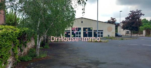 Bien immobilier à vendre 5 pièces de 667 m²