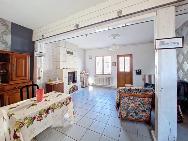 À vendre - Maison mitoyenne 1 côté, 4 pièces située à Château-la-Vallière (37330)