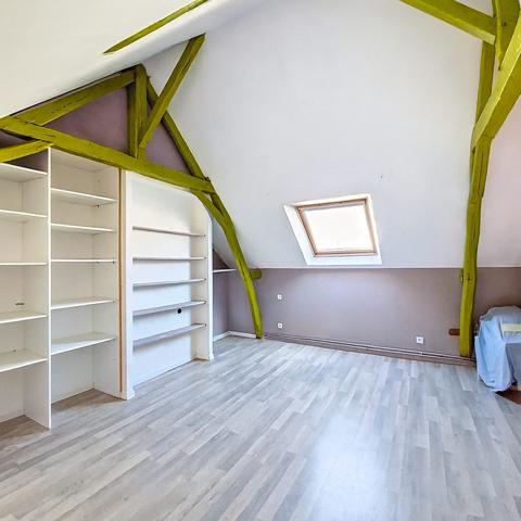 À vendre - Maison mitoyenne 1 côté, 4 pièces située à Château-la-Vallière (37330)